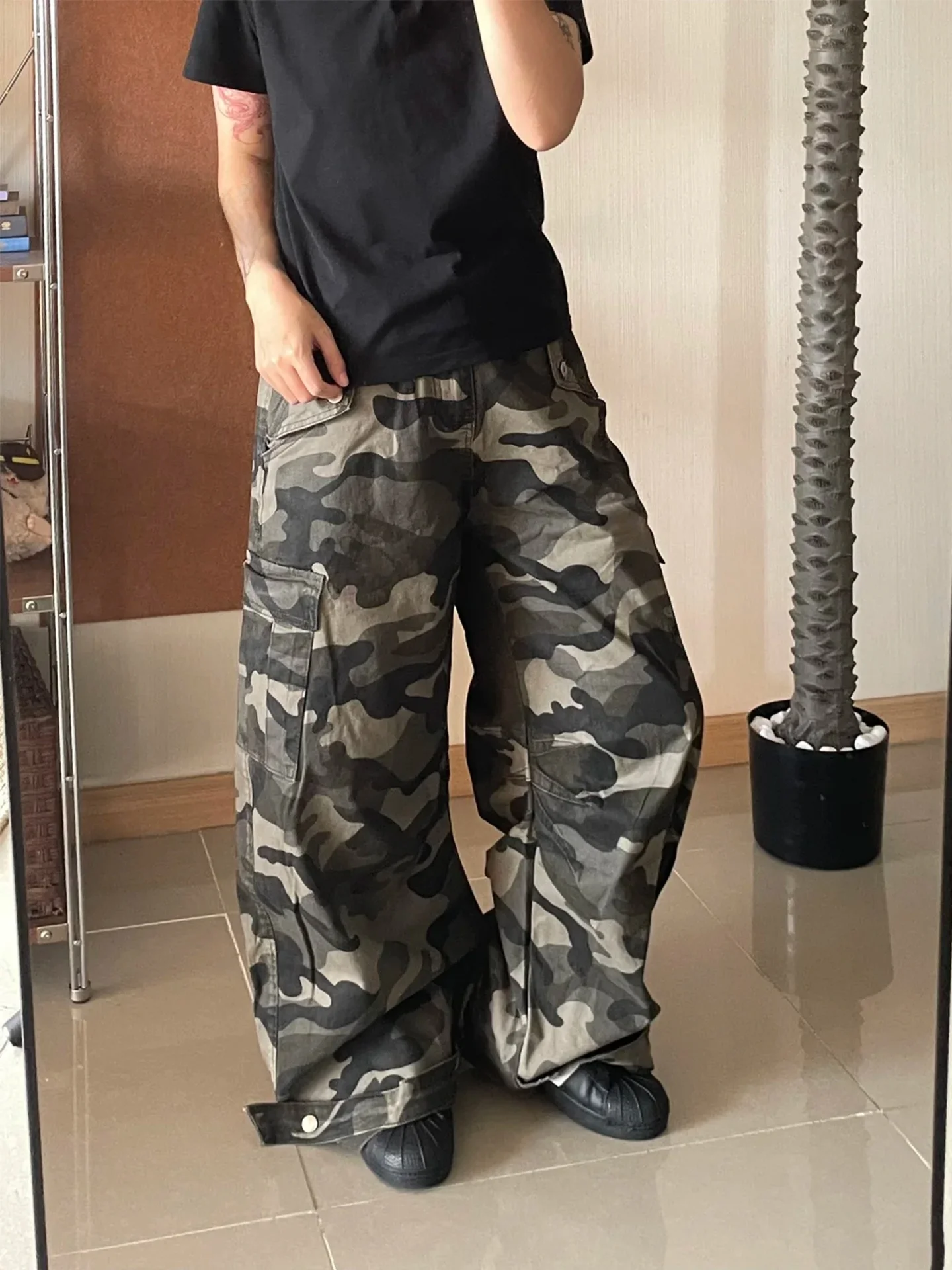 American Streetwear Workwear Multi-ket Camouflage Jeans Loose Straight Leg Wide Leg Casual Pants for Men And Women
American Streetwear Workwear Multi-ket Camouflage Jeans Loose Straight Leg Wide Leg Casual Pants for Men And Women