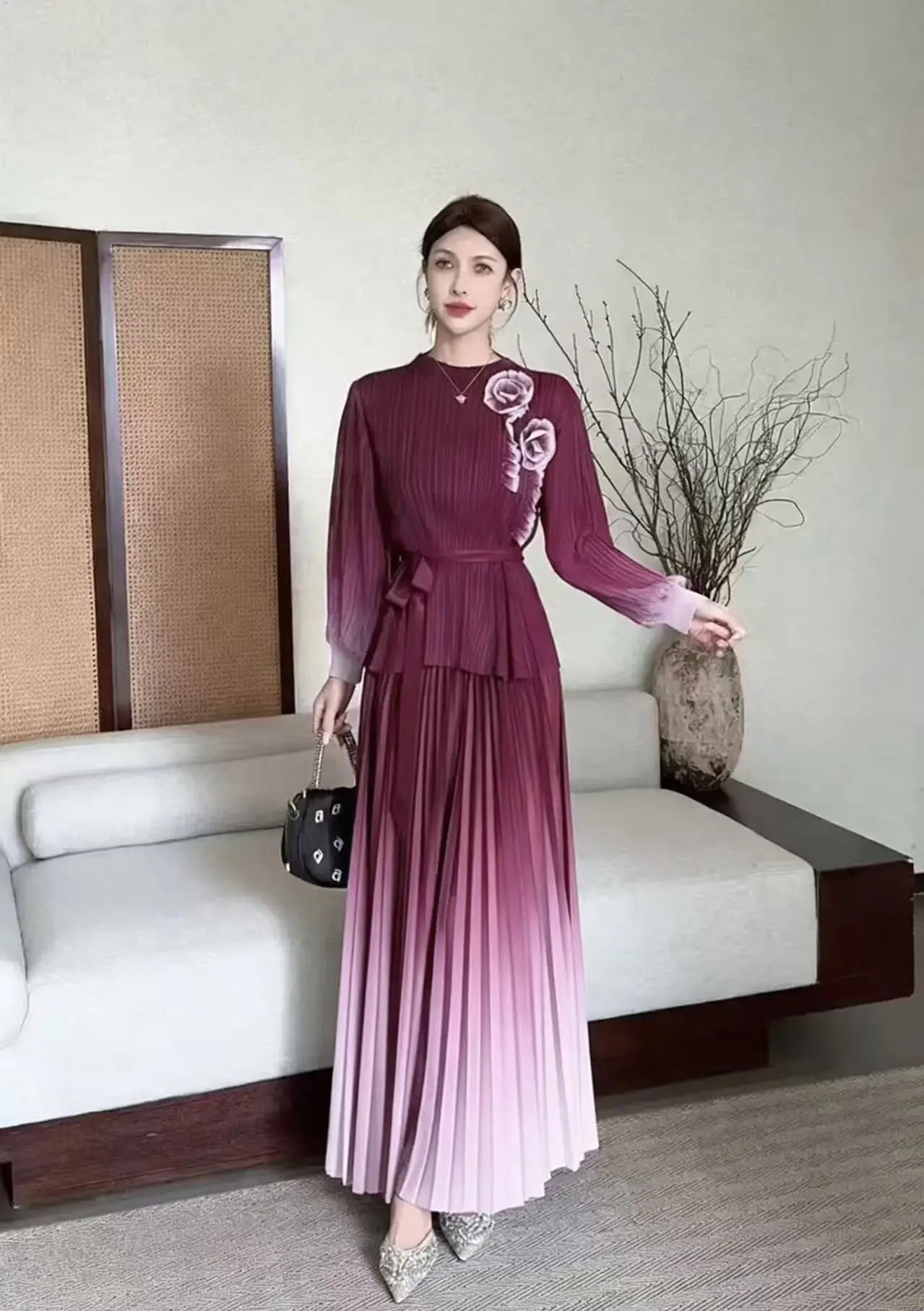 Miyake 2026 Spring New Pleated Gradual Change Two-piece Set of Disc Flower Top + Pleated Fashion Casual Suit Skirt
Miyake 2026 Spring New Pleated Gradual Change Two-piece Set of Disc Flower Top + Pleated Fashion Casual Suit Skirt