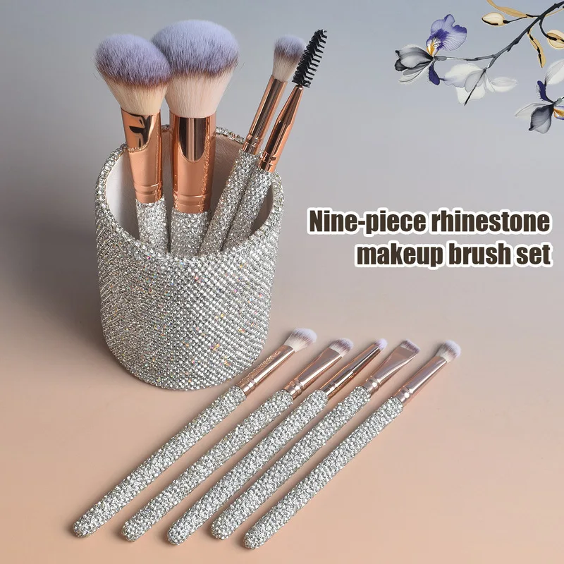 9 fully diamond-encrusted makeup brushes, loose powder brushes, contouring brushes and eyeshadow brushes for portable storage
9 fully diamond-encrusted makeup brushes, loose powder brushes, contouring brushes and eyeshadow brushes for portable storage