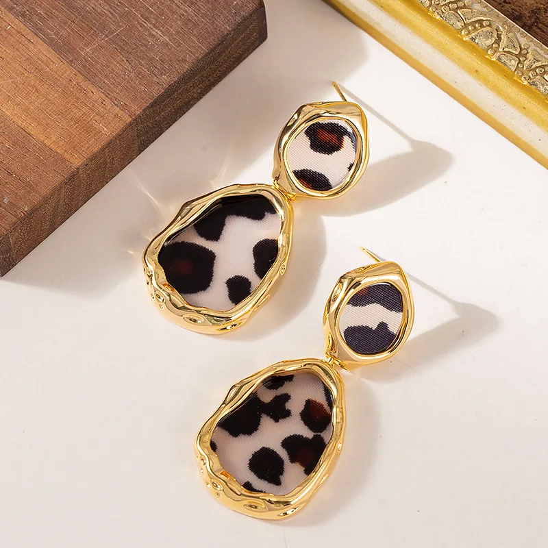European and American exaggerated irregular geometric leopard resin earrings 925 Silver Needle ear studs for women
European and American exaggerated irregular geometric leopard resin earrings 925 Silver Needle ear studs for women