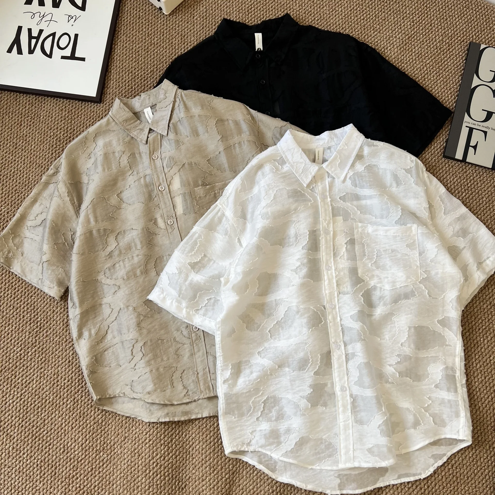 2025 Summer New Men's Short Sleeve Shirt Pattern Tencel Fabric Shirt Casual Light Ripe Wind Top Cardigan Tide
2025 Summer New Men's Short Sleeve Shirt Pattern Tencel Fabric Shirt Casual Light Ripe Wind Top Cardigan Tide