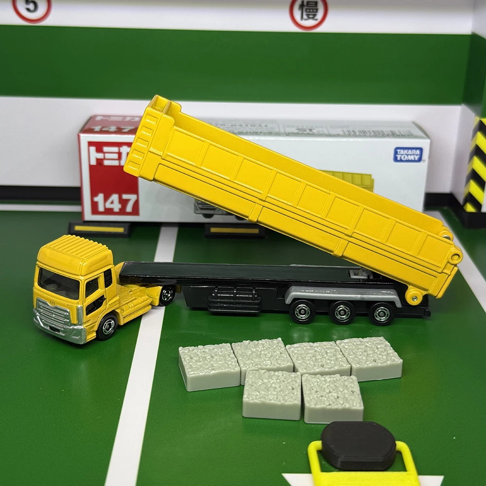 Tomy Long Type Tomica No.147 UD Trucks Quon Trailer Dump Die Casting Static Alloy Car Mode Collection
Tomy Long Type Tomica No.147 UD Trucks Quon Trailer Dump Die Casting Static Alloy Car Mode Collection