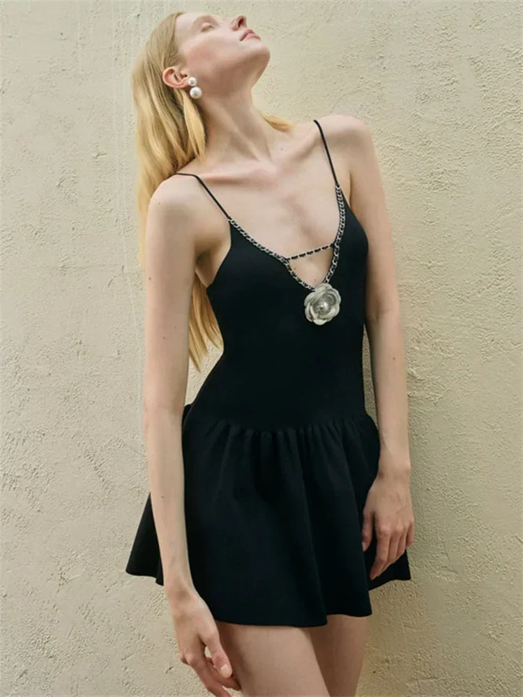 Summer Floral Knit Mini Dress Women V-Neck Backless High Waist Spaghetti Slim Elegant Party Dress Female Bodycon Dress
Summer Floral Knit Mini Dress Women V-Neck Backless High Waist Spaghetti Slim Elegant Party Dress Female Bodycon Dress