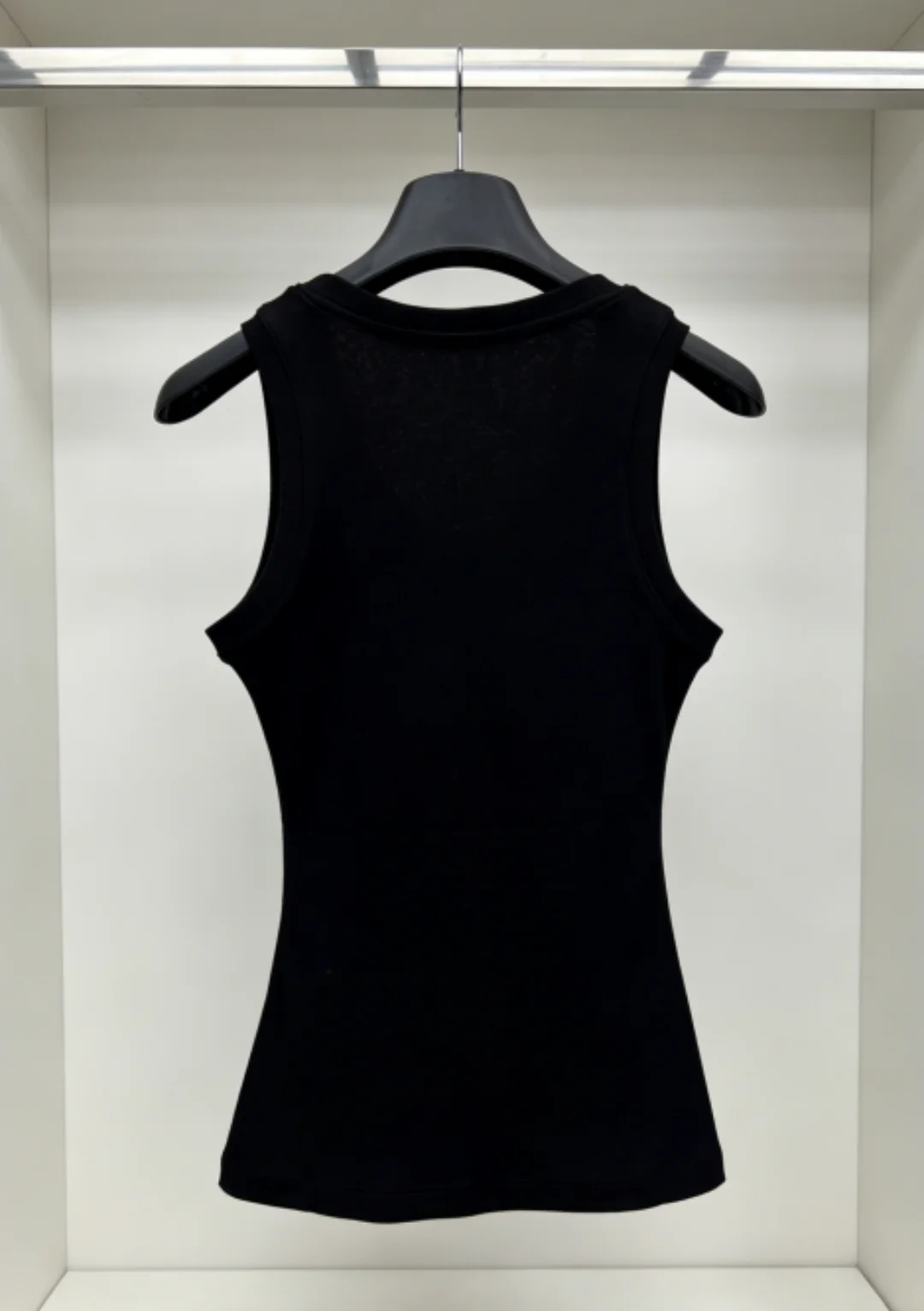 Summer Women's Casual Fashion O-neck Embroidery Slim Tank Top
Summer Women's Casual Fashion O-neck Embroidery Slim Tank Top