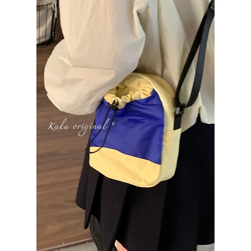 Fashion College Style Color Contrasting Crossbody Bags Casual Nylon Canvas Square Bag for Women 2025 New
Fashion College Style Color Contrasting Crossbody Bags Casual Nylon Canvas Square Bag for Women 2025 New