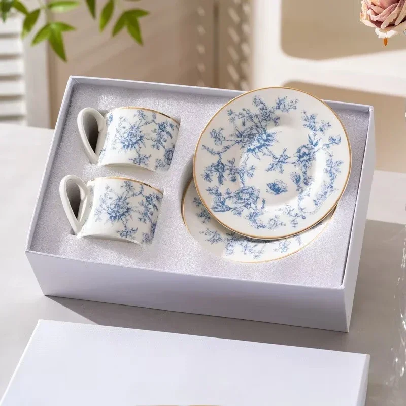 Christmas Series Unlimited Dream Lucky Star Tableware Coffee Cup and Plate European Bone China Coffee Cup and Plate Gift Box Set
Christmas Series Unlimited Dream Lucky Star Tableware Coffee Cup and Plate European Bone China Coffee Cup and Plate Gift Box Set