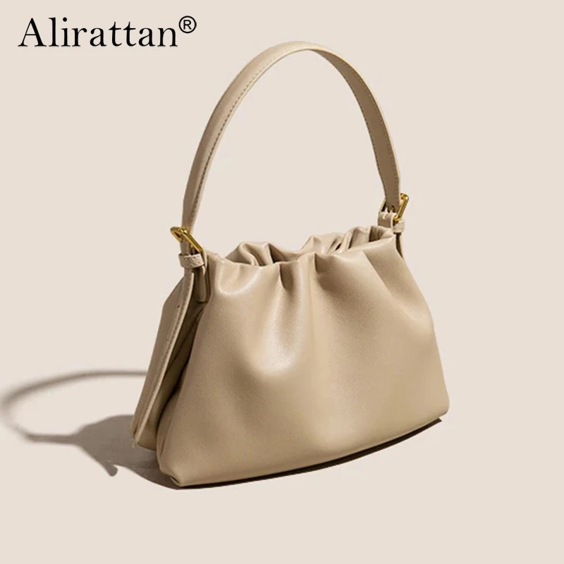 Alirattan 2025 New Handheld Women's Bag Fashion Versatile Shoulder Bag Casual Cowhide Crossbody Cloud Bag
Alirattan 2025 New Handheld Women's Bag Fashion Versatile Shoulder Bag Casual Cowhide Crossbody Cloud Bag