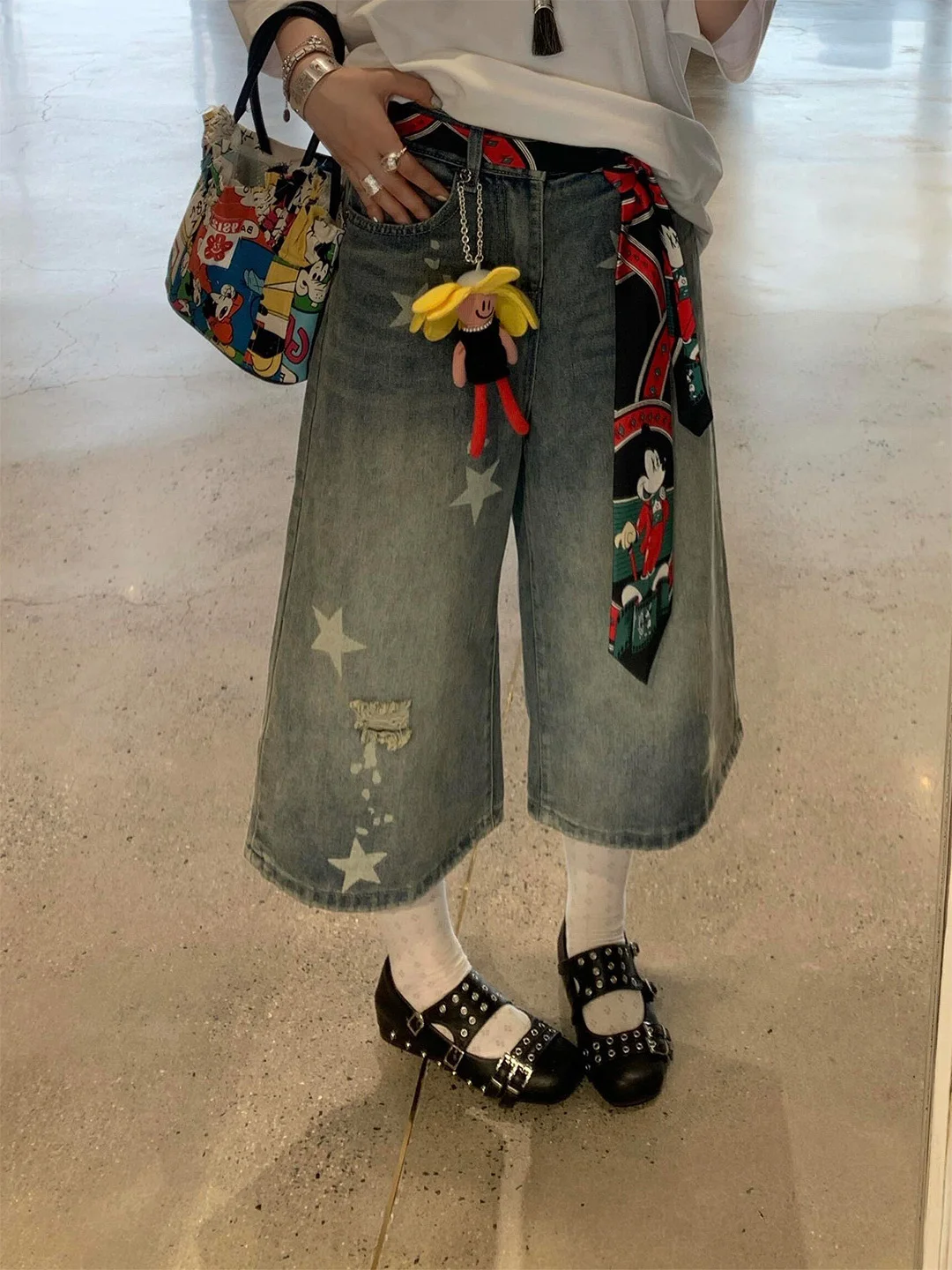 Summer 2026 Slimming Vintage Star Print High Waist Wide Leg Light Blue Denim Jeans Women's Loose Fit Thin Model American Style
Summer 2026 Slimming Vintage Star Print High Waist Wide Leg Light Blue Denim Jeans Women's Loose Fit Thin Model American Style