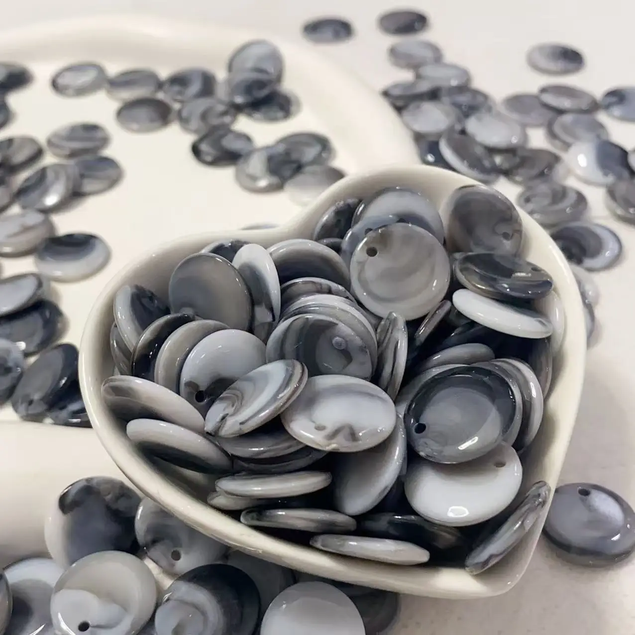 25Pcs 16mm off-white imitation shell pieces retro DIY handmade bracelets necklaces earring clothing handicraft bag jewelry beads
25Pcs 16mm off-white imitation shell pieces retro DIY handmade bracelets necklaces earring clothing handicraft bag jewelry beads