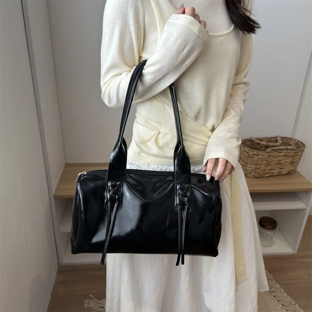 Trendy Large Capacity Shoulder Bag Pillow Shaped Zipper Closure Pillow Bag Pu Leather Women's Handbag
Trendy Large Capacity Shoulder Bag Pillow Shaped Zipper Closure Pillow Bag Pu Leather Women's Handbag