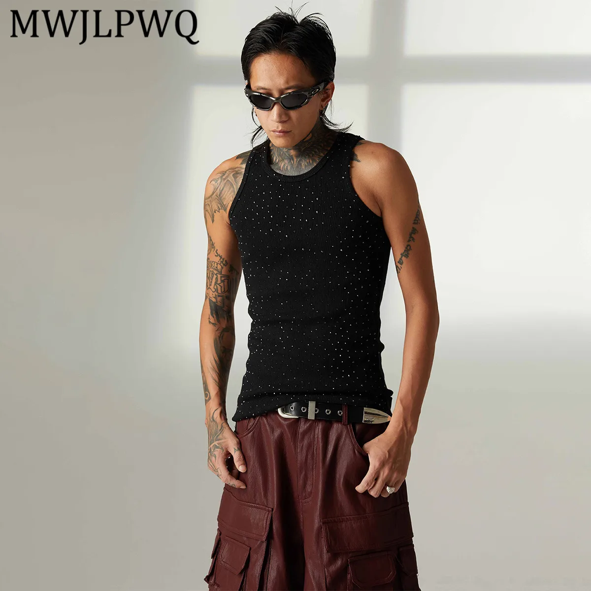 MWJLPWQ 2026 Летний мужской жилет в американском уличном стиле, модный, с тяжелыми стразами, нишевый дизайн, с вышивкой, для мужчин 13204
MWJLPWQ 2026 Летний мужской жилет в американском уличном стиле, модный, с тяжелыми стразами, нишевый дизайн, с вышивкой, для мужчин 13204