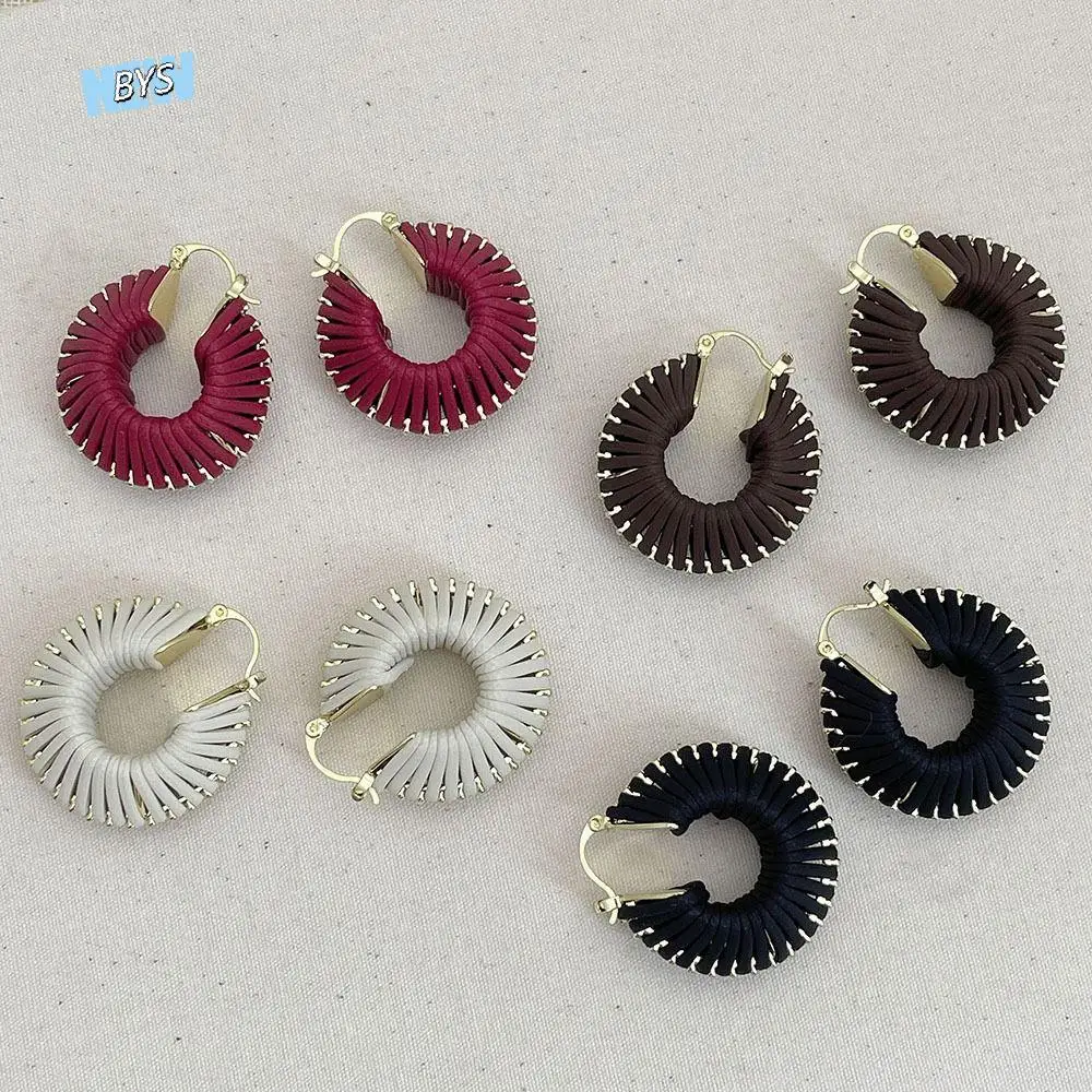 Vintage Punk Braided Hoop Earring Simple Hand-woven Exaggerated Ear Buckle Japan Korean Leather Fashion Jewelry Women
Vintage Punk Braided Hoop Earring Simple Hand-woven Exaggerated Ear Buckle Japan Korean Leather Fashion Jewelry Women