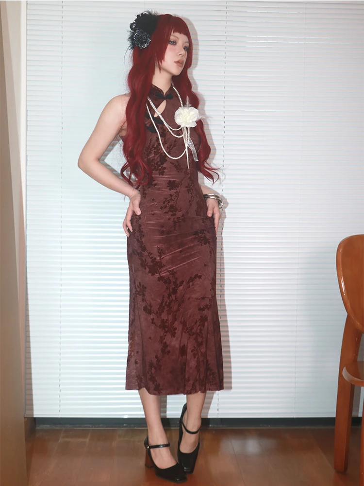 New Chinese Style Modern Cheongsam Velvet Maxi Dress, Slim Fit Evening Gown, Updated Chinese Elegant Qipao for Women
New Chinese Style Modern Cheongsam Velvet Maxi Dress, Slim Fit Evening Gown, Updated Chinese Elegant Qipao for Women