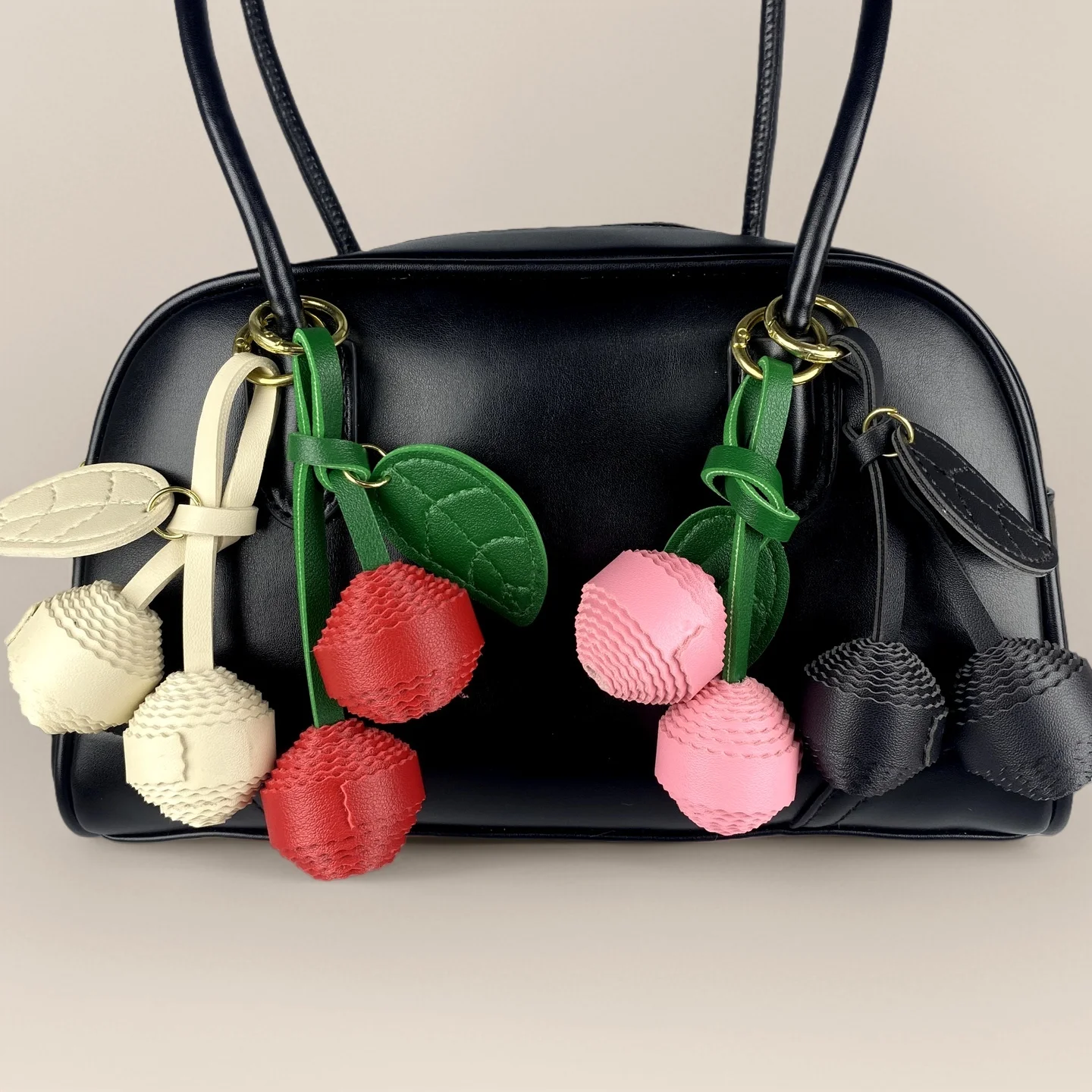 Classic 3D Rolled PU Leather Keychain Bag Charm with Leaf Detail 4 Colors Available Handbag Accessory Gift
Classic 3D Rolled PU Leather Keychain Bag Charm with Leaf Detail 4 Colors Available Handbag Accessory Gift