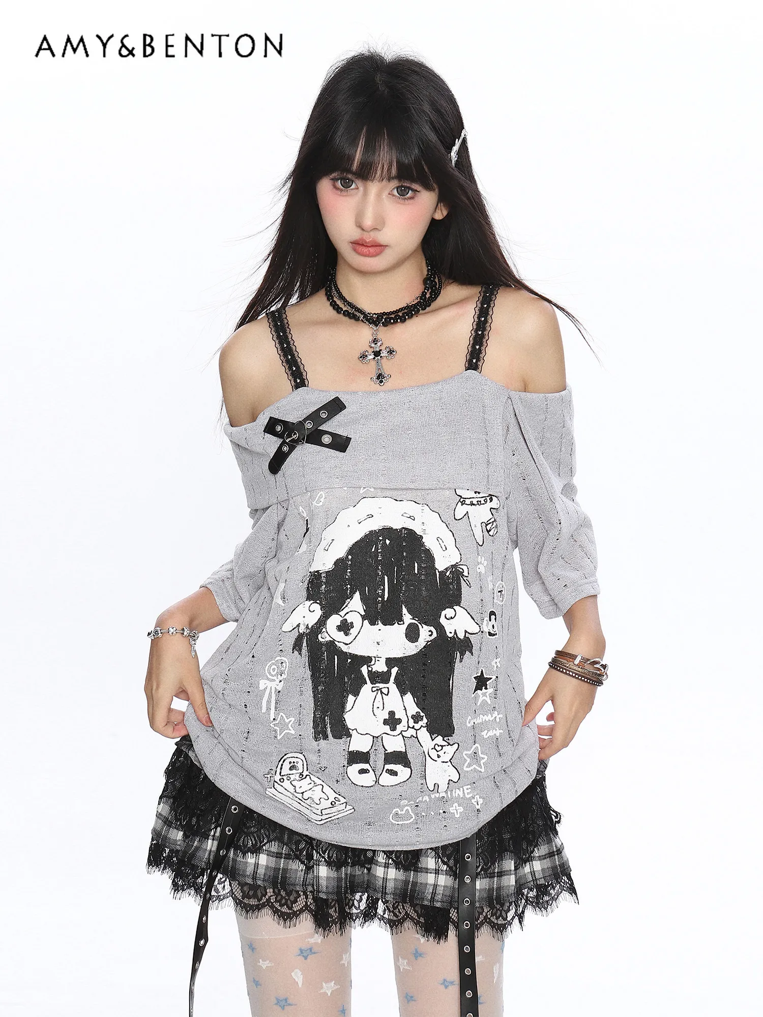 2026 Summer New Japanese Anime Girl Print Off Shoulder T-Shirt Women Y2K Gray Loose Alt Short Sleeve Tee for Streetwear
2026 Summer New Japanese Anime Girl Print Off Shoulder T-Shirt Women Y2K Gray Loose Alt Short Sleeve Tee for Streetwear
