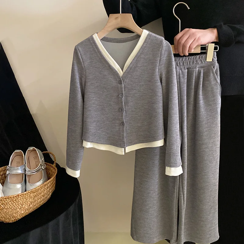 Kids Girls Soft Clothing Sets Contrast V-neck One Breasted Long Sleeve Tops Cardigan+Elastic Waist Solid Wide Leg Pants 2pcs Set
Kids Girls Soft Clothing Sets Contrast V-neck One Breasted Long Sleeve Tops Cardigan+Elastic Waist Solid Wide Leg Pants 2pcs Set