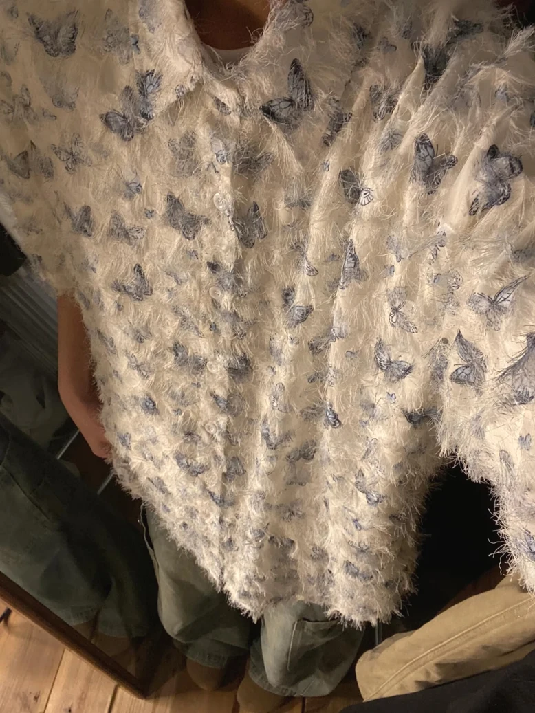 Мужская свободная рубашка с коротким рукавом и бахромой, летняя, модная, повседневная, молодежная, популярная, брендовая, с острым воротником
Мужская свободная рубашка с коротким рукавом и бахромой, летняя, модная, повседневная, молодежная, популярная, брендовая, с острым воротником