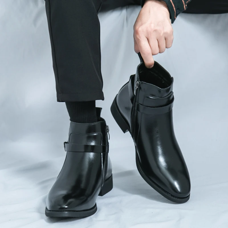 Chelsea boots new breathable British riding boots men's fashionable ankle boots, casual and versatile high-top leather shoes
Chelsea boots new breathable British riding boots men's fashionable ankle boots, casual and versatile high-top leather shoes