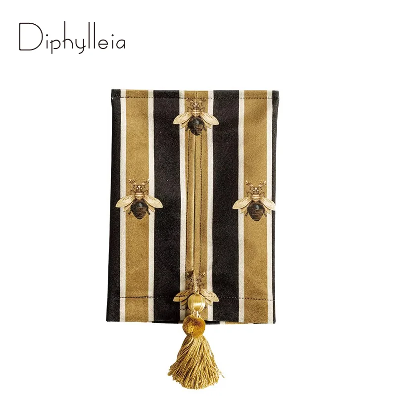 Diphylleia бархатная коробка для салфеток в европейском стиле, гобелен с принтом пчелы, плюшевый роскошный чехол для салфеток с кисточкой для столовой, банкета
Diphylleia бархатная коробка для салфеток в европейском стиле, гобелен с принтом пчелы, плюшевый роскошный чехол для салфеток с кисточкой для столовой, банкета