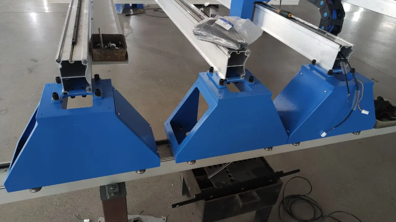 Dual Track Portable CNC Plasma Cutting Equipment 2500*6000mm for Large Size Metal Plate Cutting
Dual Track Portable CNC Plasma Cutting Equipment 2500*6000mm for Large Size Metal Plate Cutting