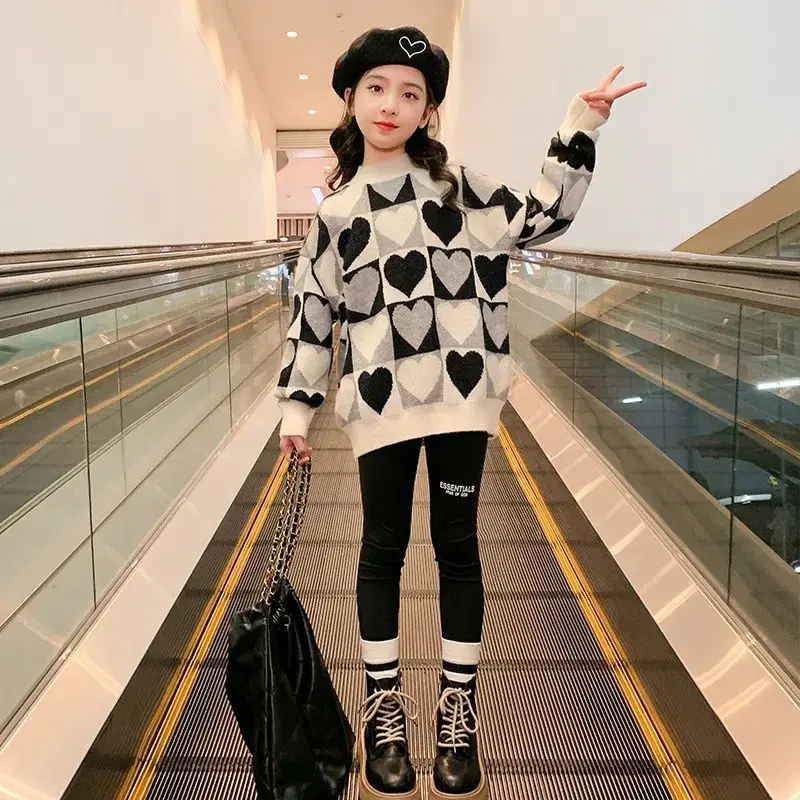 2023 Autumn and Winter Girls Pullover Round Neck Patchwork Printing Geometric Loose Fashion Casual Elegant Long Sleeve Sweater
2023 Autumn and Winter Girls Pullover Round Neck Patchwork Printing Geometric Loose Fashion Casual Elegant Long Sleeve Sweater