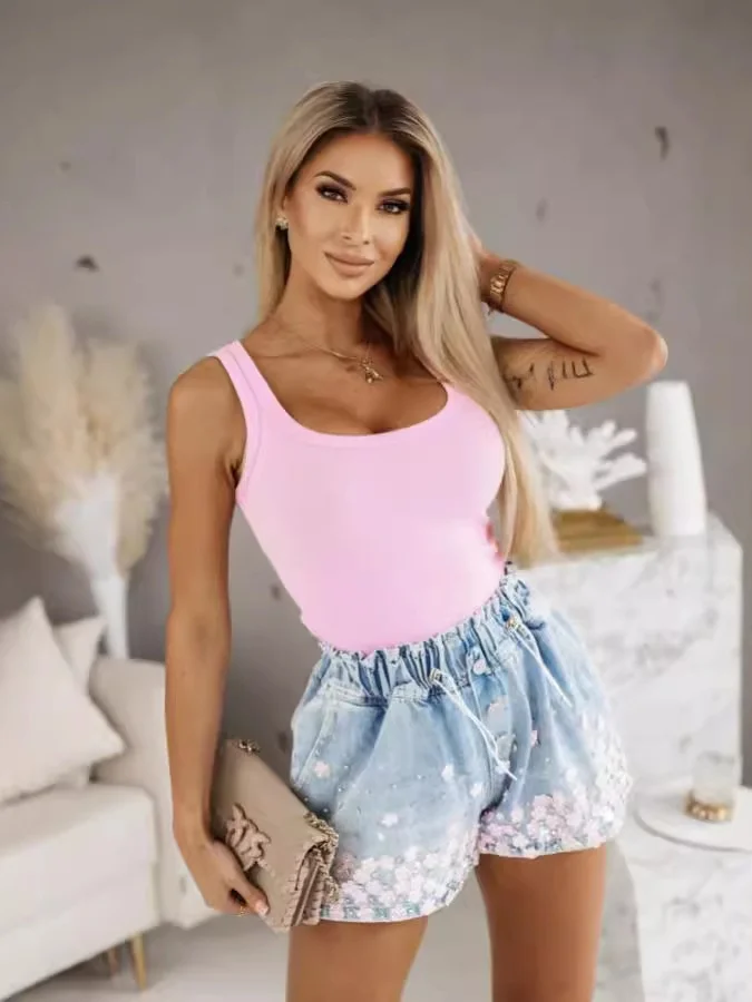 Женские модные повседневные летне-осенние хлопковые шорты с эластичным поясом, ручной вышивкой стразами, для прогулок по городу, длиной до колена
Женские модные повседневные летне-осенние хлопковые шорты с эластичным поясом, ручной вышивкой стразами, для прогулок по городу, длиной до колена