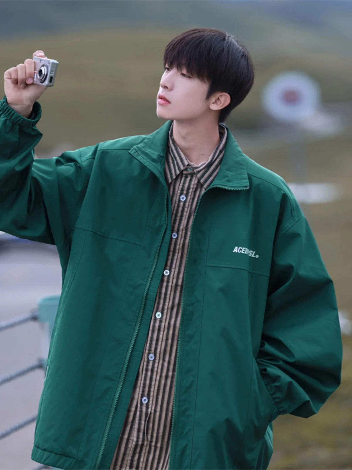 Мужская демисезонная куртка American Sle с капюшоном для активного отдыха, ветрозащитная, водонепроницаемая, для альпинизма, модная
Мужская демисезонная куртка American Sle с капюшоном для активного отдыха, ветрозащитная, водонепроницаемая, для альпинизма, модная