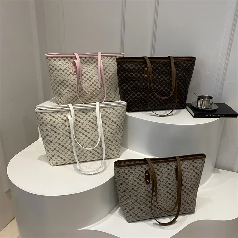 Simple and fashionable large capacity bag for women new tote bag commuter mother-and-child bag handbag shoulder bag trendy
Simple and fashionable large capacity bag for women new tote bag commuter mother-and-child bag handbag shoulder bag trendy