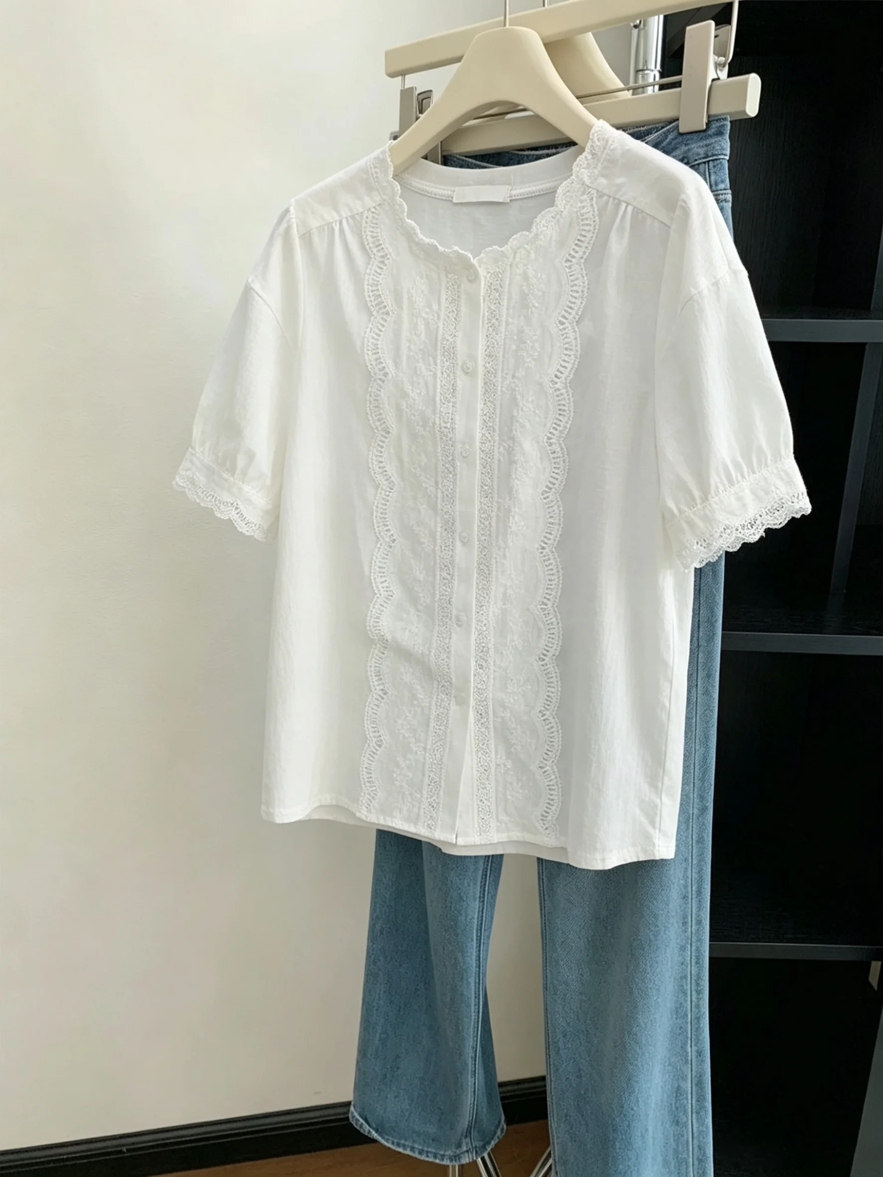 Sweet Lazy Summer Shirt Gentle Wave Lace round Neck Short Sleeve Loose Fit Casual Style Women's Fashion Loose Shirt Trendy
Sweet Lazy Summer Shirt Gentle Wave Lace round Neck Short Sleeve Loose Fit Casual Style Women's Fashion Loose Shirt Trendy
