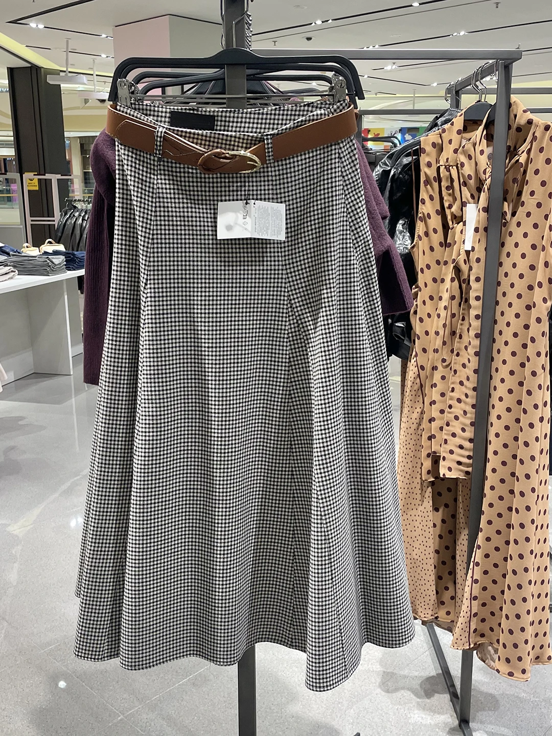 High Waist A-Line Midi Skirt with Belt Plaid Design Casual Style Women's New Arrival Winter Season Half-length Skirts
High Waist A-Line Midi Skirt with Belt Plaid Design Casual Style Women's New Arrival Winter Season Half-length Skirts
