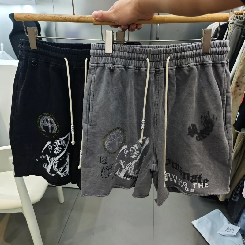 Men's Hip Hop Casual Shorts 100% Cotton Raw Hem Rhinestone Logo Skeleton Print Elastic Waist Drawstring Shorts
Men's Hip Hop Casual Shorts 100% Cotton Raw Hem Rhinestone Logo Skeleton Print Elastic Waist Drawstring Shorts
