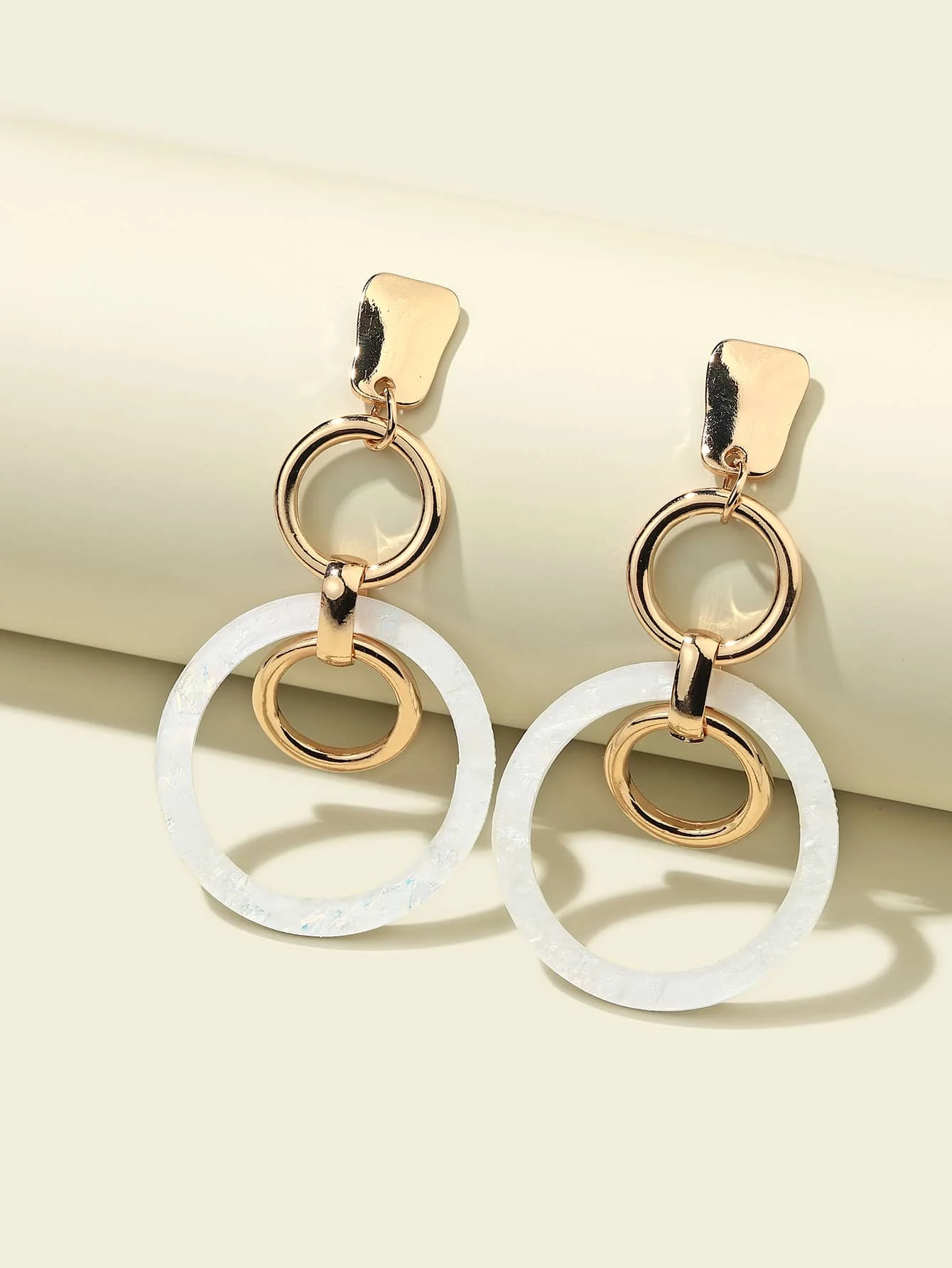 Round Link Hollow Out Drop Dangle Earrings For Women
Round Link Hollow Out Drop Dangle Earrings For Women