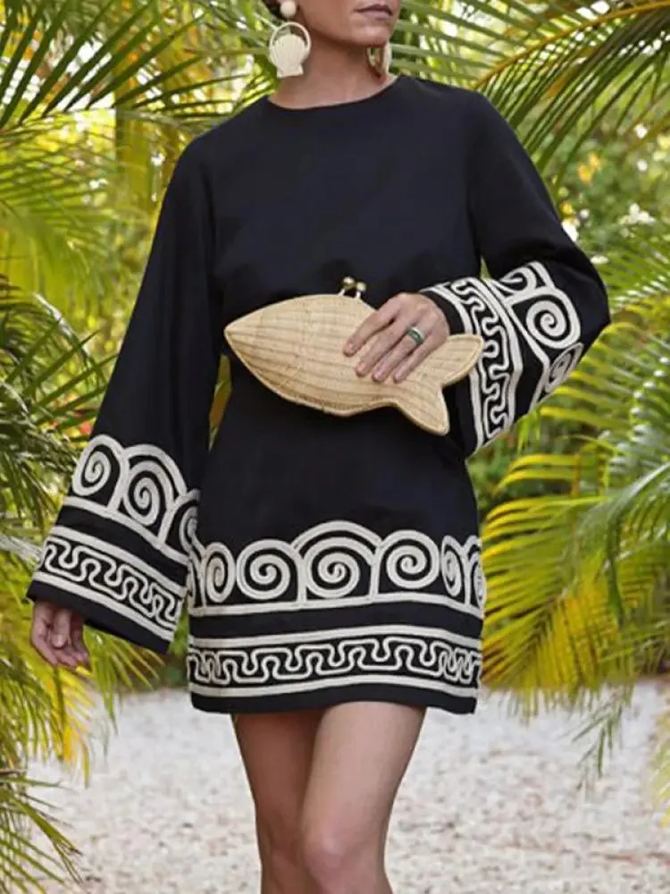 Vintage Elegant Embroidered Flared Sleeves Round-Neck Party Dress 2024 Spring Autumn Casual Black Mini Dresses For Women
Vintage Elegant Embroidered Flared Sleeves Round-Neck Party Dress 2024 Spring Autumn Casual Black Mini Dresses For Women