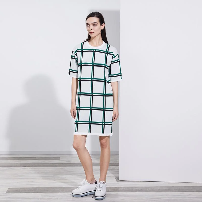 Knitted round Neck Dress with Checkered Pattern And Color Block Design in 2024 Spring Season 64.5% Rayon 35.5% Nylon Fabric
Knitted round Neck Dress with Checkered Pattern And Color Block Design in 2024 Spring Season 64.5% Rayon 35.5% Nylon Fabric