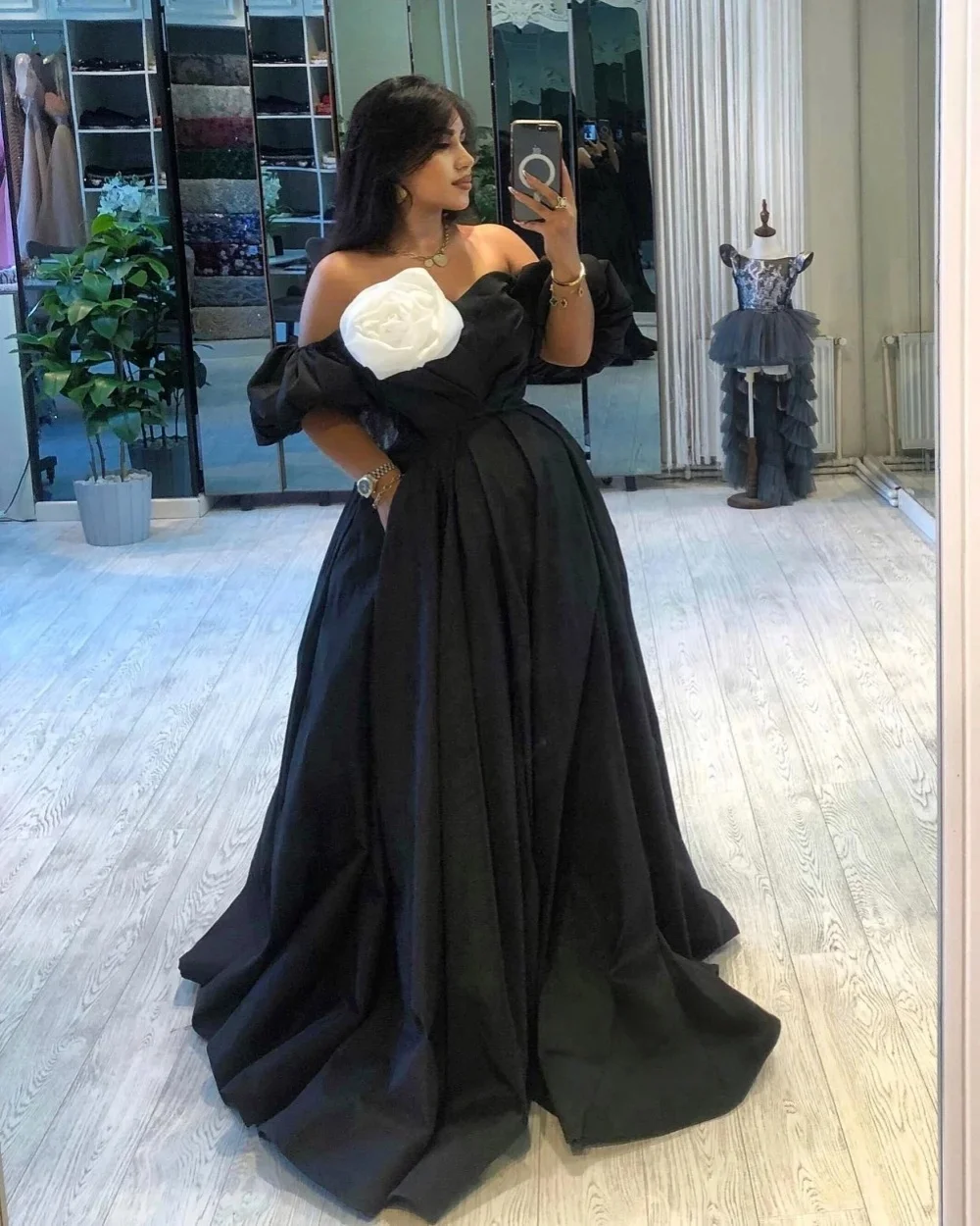 Black Floral Formal Long Bespoke Occasion Gown Evening Dresses Pastrol Unisex Jersey Retro Dubai Saudi Arabic Prom Customized
Black Floral Formal Long Bespoke Occasion Gown Evening Dresses Pastrol Unisex Jersey Retro Dubai Saudi Arabic Prom Customized