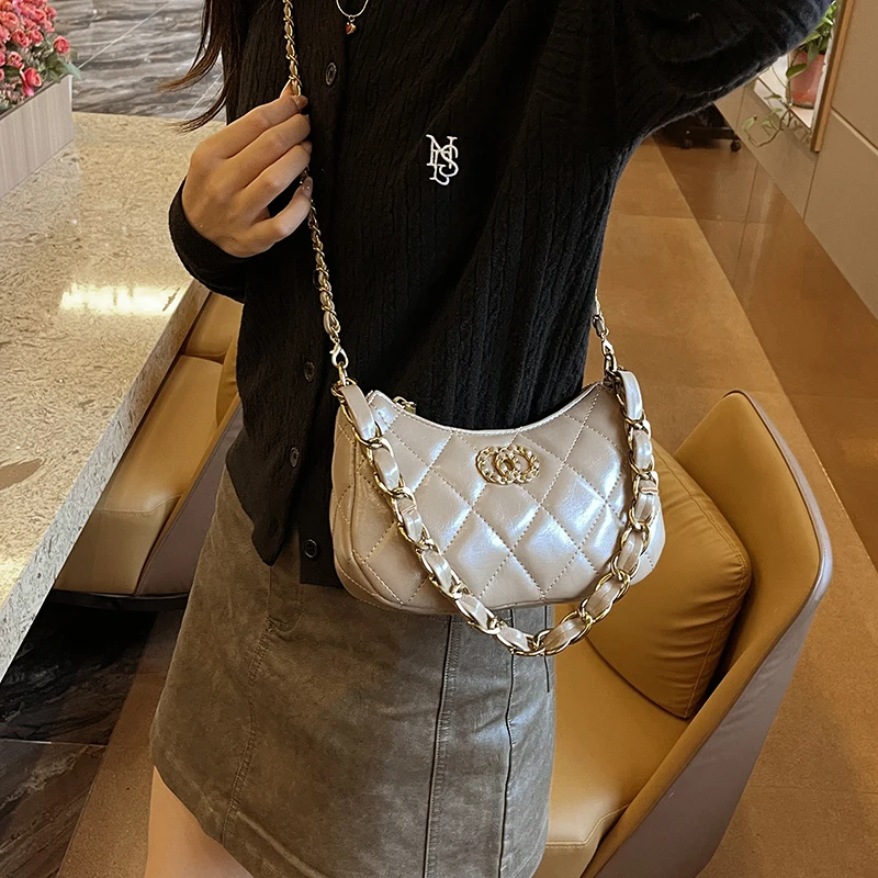 High End Women Elegant Crossbody Bag Luxury Leather Shoulder Tote Vintage Handbag Classic Designer Inspired
High End Women Elegant Crossbody Bag Luxury Leather Shoulder Tote Vintage Handbag Classic Designer Inspired