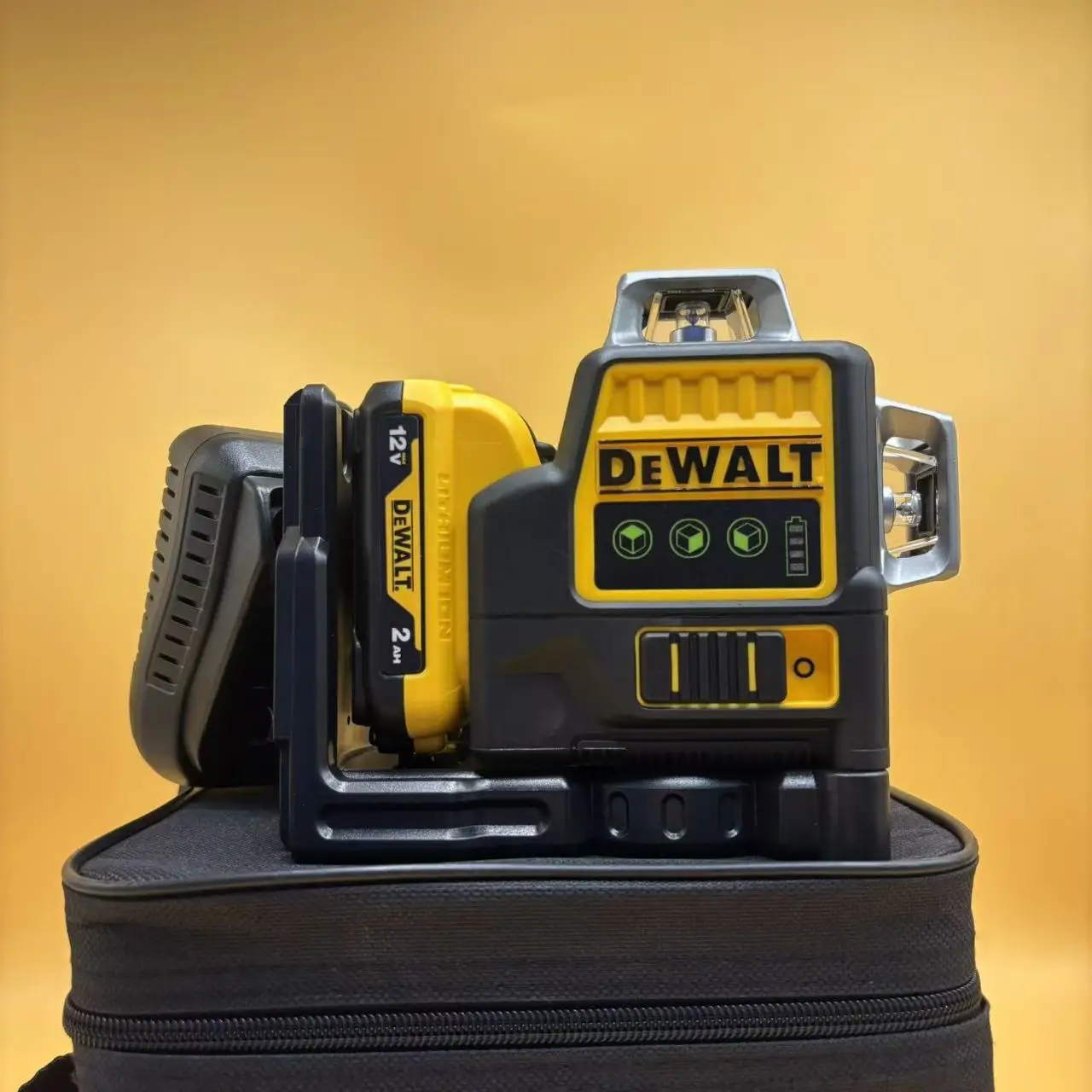 Лазерный нивелир DEWALT DW089LG 12В, самовыравнивающийся, 12 линий, 3 плоскости*360 градусов, для горизонтальной и вертикальной разметки
Лазерный нивелир DEWALT DW089LG 12В, самовыравнивающийся, 12 линий, 3 плоскости*360 градусов, для горизонтальной и вертикальной разметки
