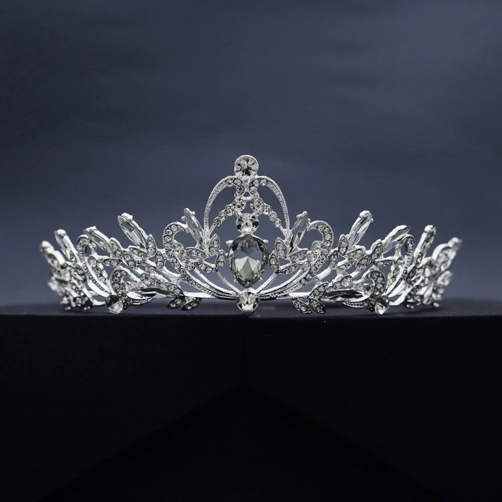 Crown Hair Accessory Bridal Crown Wedding Tiara Crystal Design Lightweight Durable Accessories For Bride Engagement Parties
Crown Hair Accessory Bridal Crown Wedding Tiara Crystal Design Lightweight Durable Accessories For Bride Engagement Parties