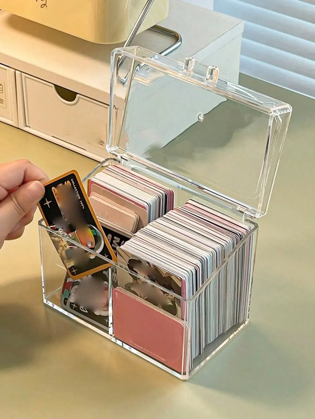 1pc Transparent Storage Box, Collectible Blind Box Card Organizer With Bubble Wrap, Flip Cover, And Grid Dividers For Small Items, Made Of Clear Acrylic With Separators For Sorting And Storing
1pc Transparent Storage Box, Collectible Blind Box Card Organizer With Bubble Wrap, Flip Cover, And Grid Dividers For Small Items, Made Of Clear Acrylic With Separators For Sorting And Storing