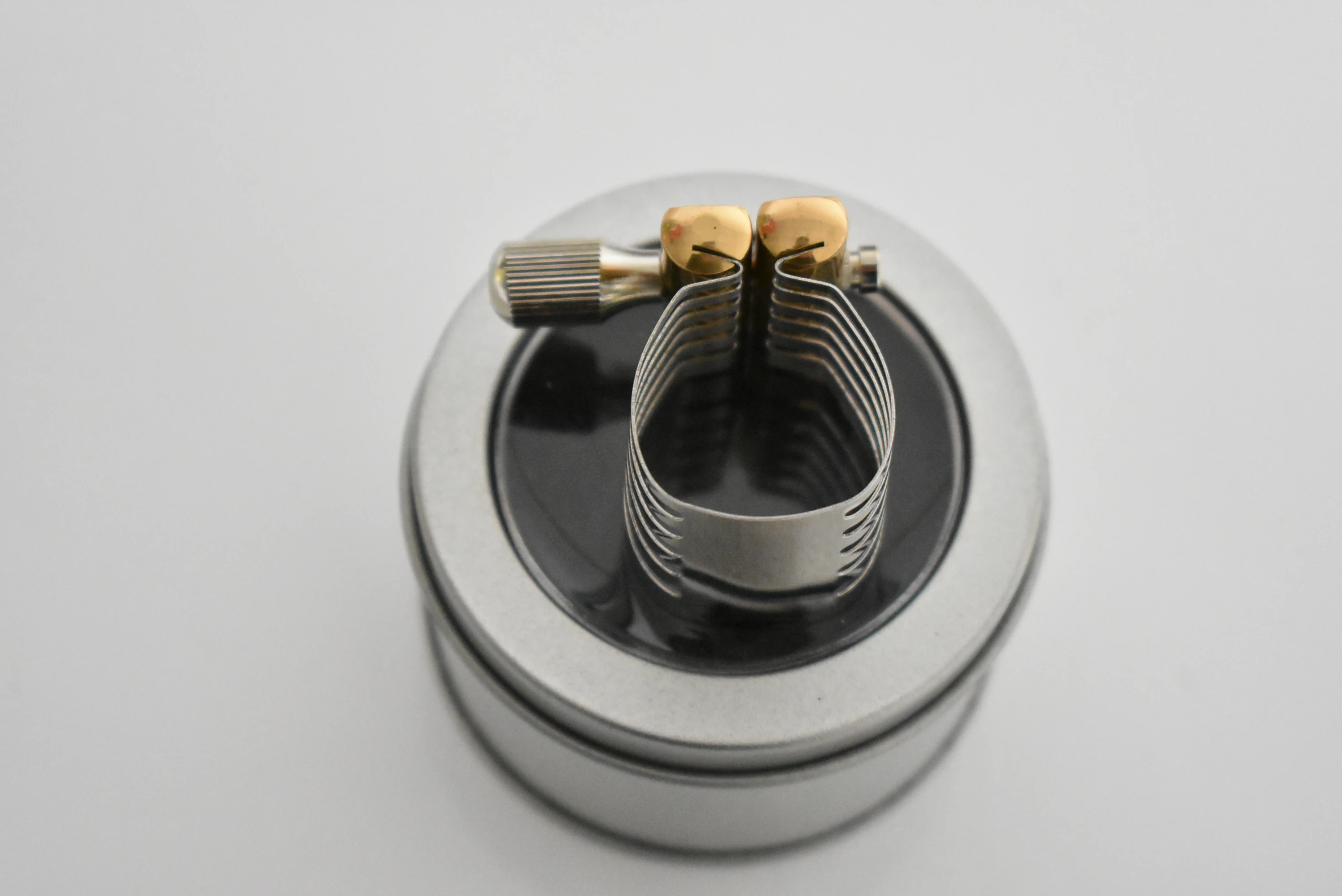 1 шт., зажим для головки флейты для альт-саксофона, зажим из нержавеющей стали, изысканные аксессуары с коробкой
1 шт., зажим для головки флейты для альт-саксофона, зажим из нержавеющей стали, изысканные аксессуары с коробкой