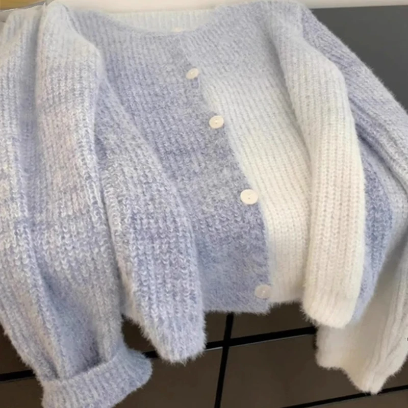 Spring Autumn Blue Gradient Soft Knitted Cardigan Women Winter Lazy Style Sweater Coat High End Single Breasted Round Collar Top
Spring Autumn Blue Gradient Soft Knitted Cardigan Women Winter Lazy Style Sweater Coat High End Single Breasted Round Collar Top