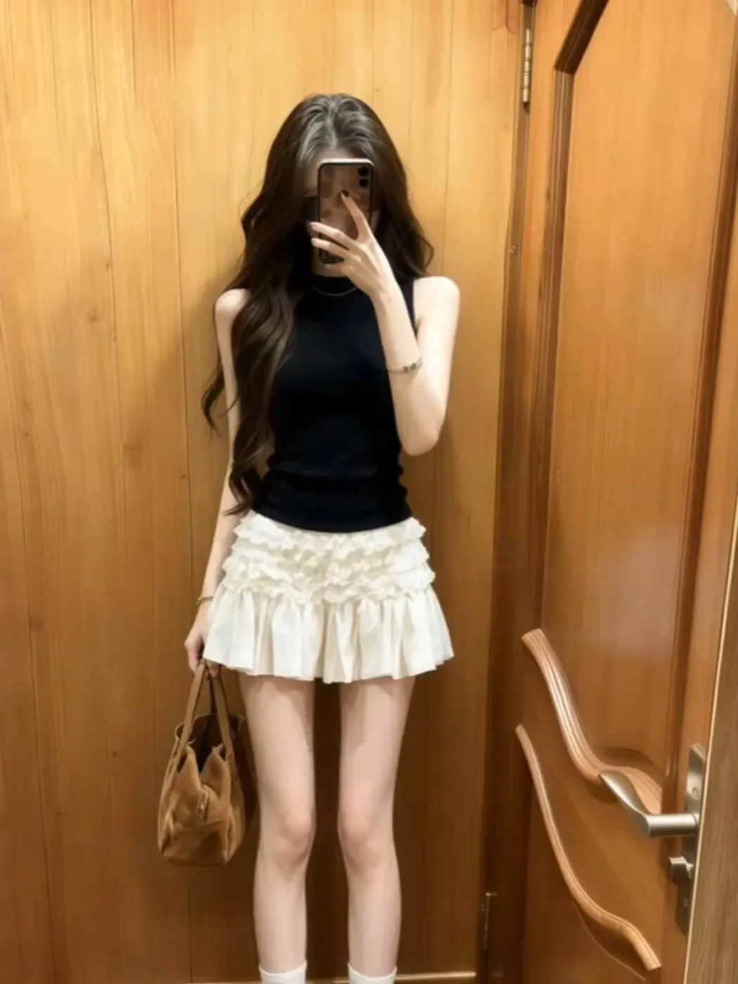 Korean Minimalist Sweet Spicy round Neck Sleeveless Slim Fit Top A-Line Short Skirt Two-Piece Set Women Summer New Style
Korean Minimalist Sweet Spicy round Neck Sleeveless Slim Fit Top A-Line Short Skirt Two-Piece Set Women Summer New Style