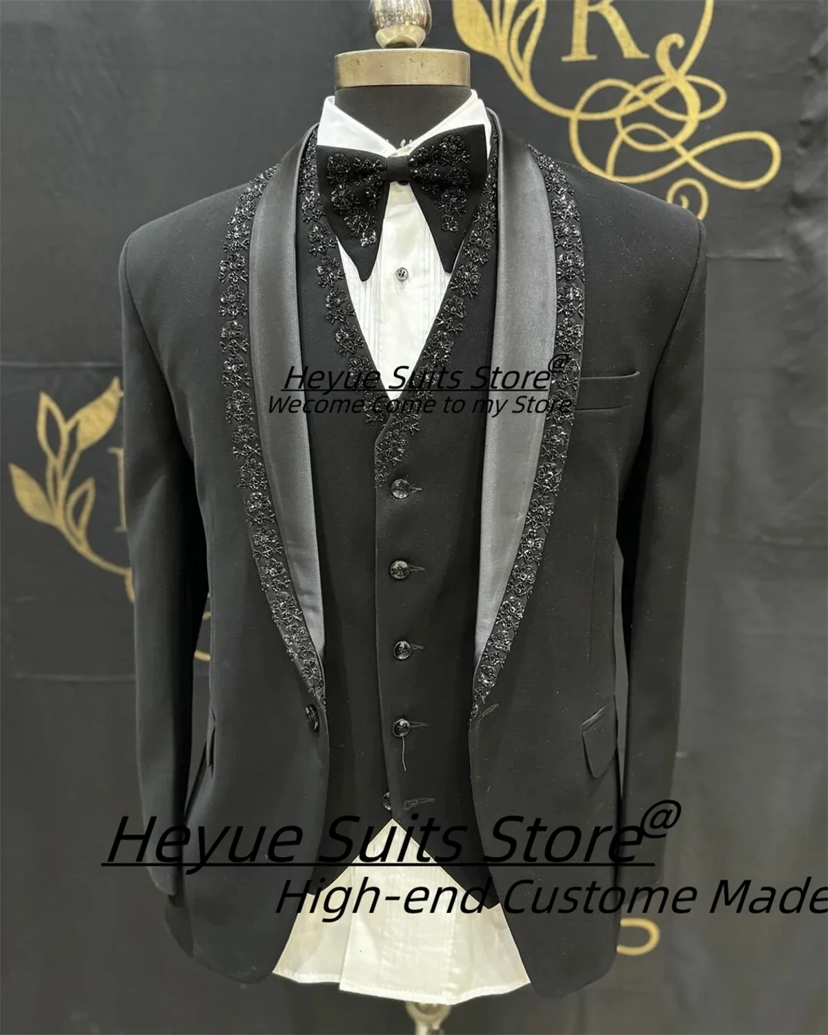2025 New Male High-end Blazers Slim Fit Shiny Shawl Lapel Groom Wedding Tuxedos Customized Size 3 Pieces Sets Prom Costume Homme
2025 New Male High-end Blazers Slim Fit Shiny Shawl Lapel Groom Wedding Tuxedos Customized Size 3 Pieces Sets Prom Costume Homme