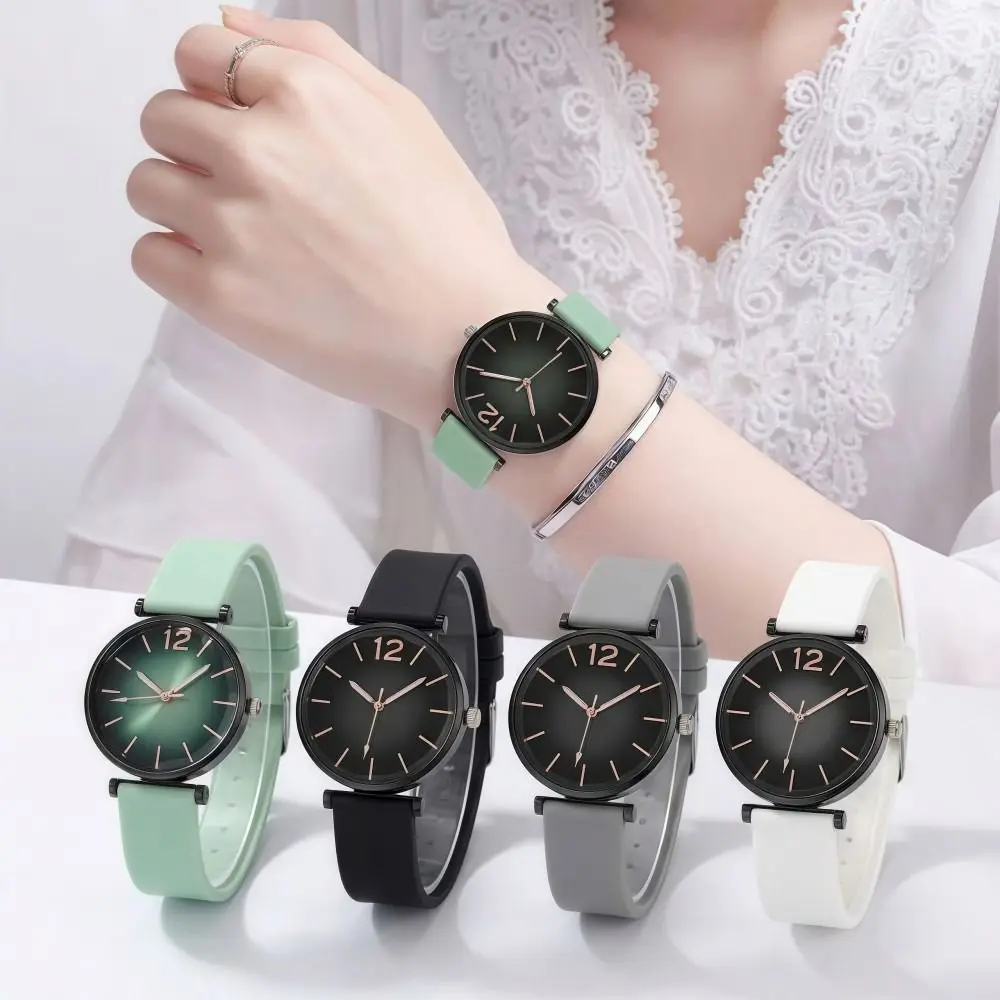 Fashion Elegant Women's Watch Black Case Gradient Green Quartz Wristwatch Minimalist Silicone Strap Casual Watches Lady Girl
Fashion Elegant Women's Watch Black Case Gradient Green Quartz Wristwatch Minimalist Silicone Strap Casual Watches Lady Girl