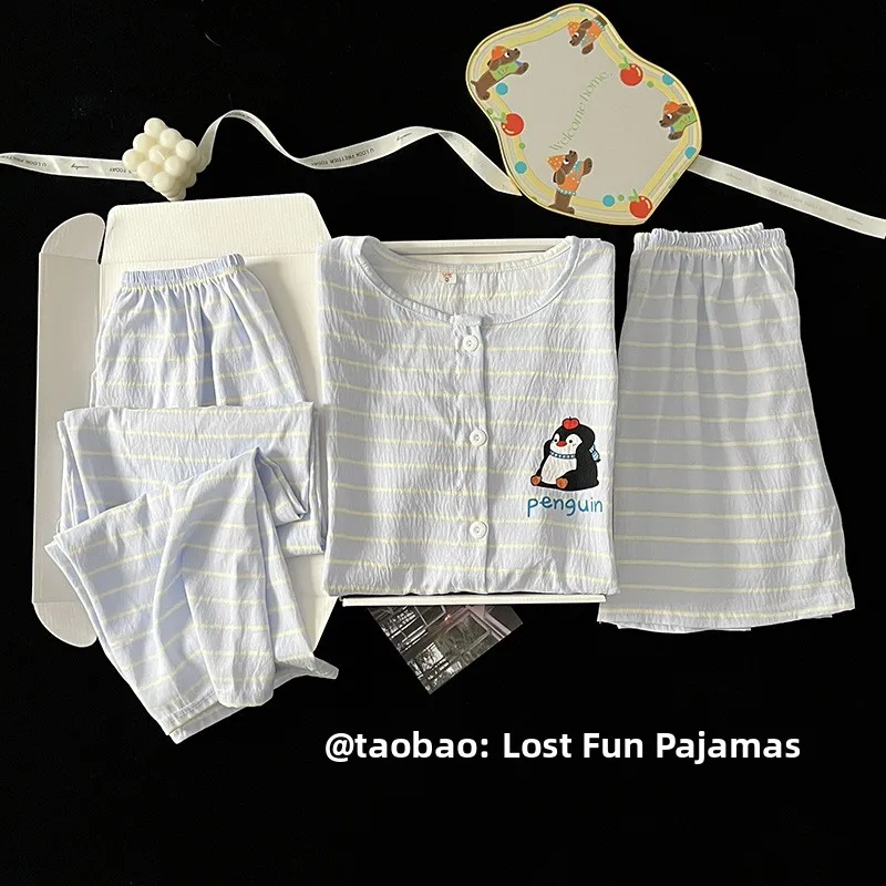 Summer Cloud Cotton Sleepwear Women's Short Sleeve Home Clothes Set Cute Little Penguin Design Three-piece Comfortable Nightgown
Summer Cloud Cotton Sleepwear Women's Short Sleeve Home Clothes Set Cute Little Penguin Design Three-piece Comfortable Nightgown