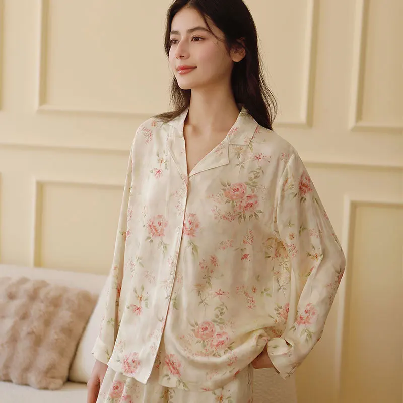 2025 Women's Satin Beautiful Pink Peony Flower Printing Lapel Pajama Set Turn-Down Collar Long Sleeve Trousers Loungewear Suit
2025 Women's Satin Beautiful Pink Peony Flower Printing Lapel Pajama Set Turn-Down Collar Long Sleeve Trousers Loungewear Suit