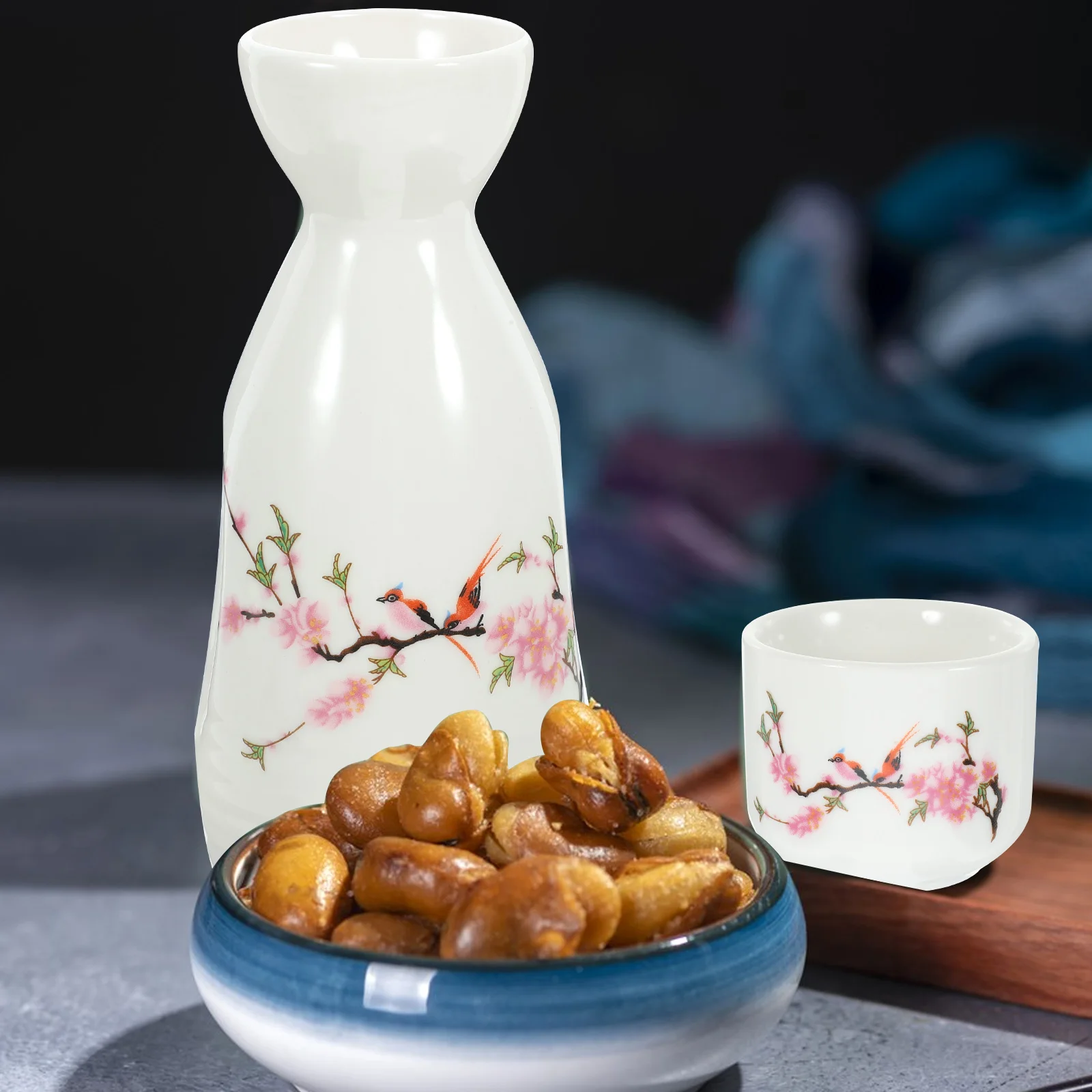 1Set Japanese Style Ceramic Sake Pot Cups Traditional Sake Serving Flagon Rice Wine Set for Parties Restaurants
1Set Japanese Style Ceramic Sake Pot Cups Traditional Sake Serving Flagon Rice Wine Set for Parties Restaurants