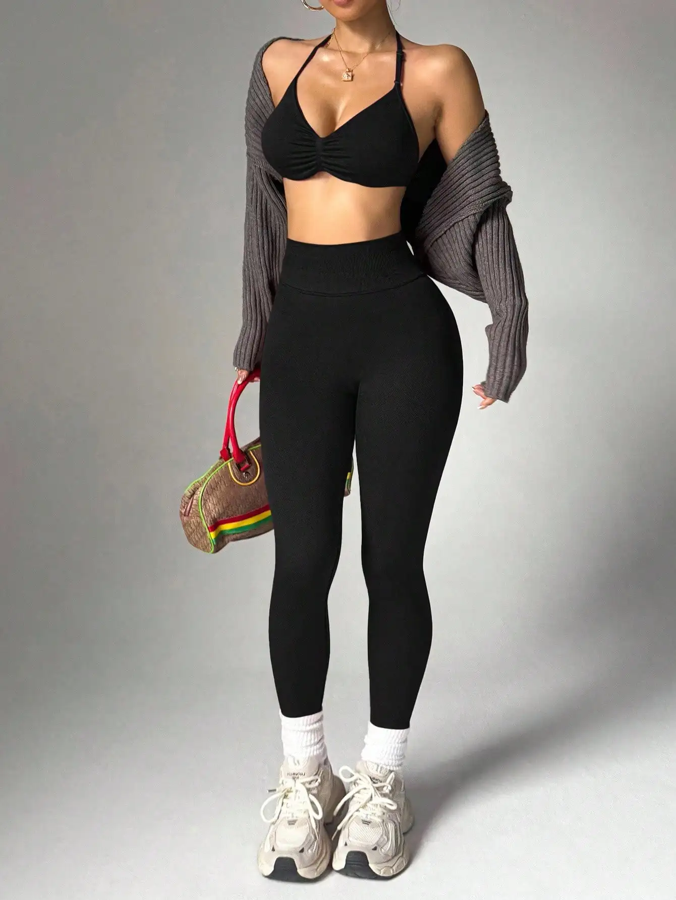 Dewbera Women's Solid Color Pleated Halter Bra And Leggings Sports Set
Dewbera Women's Solid Color Pleated Halter Bra And Leggings Sports Set