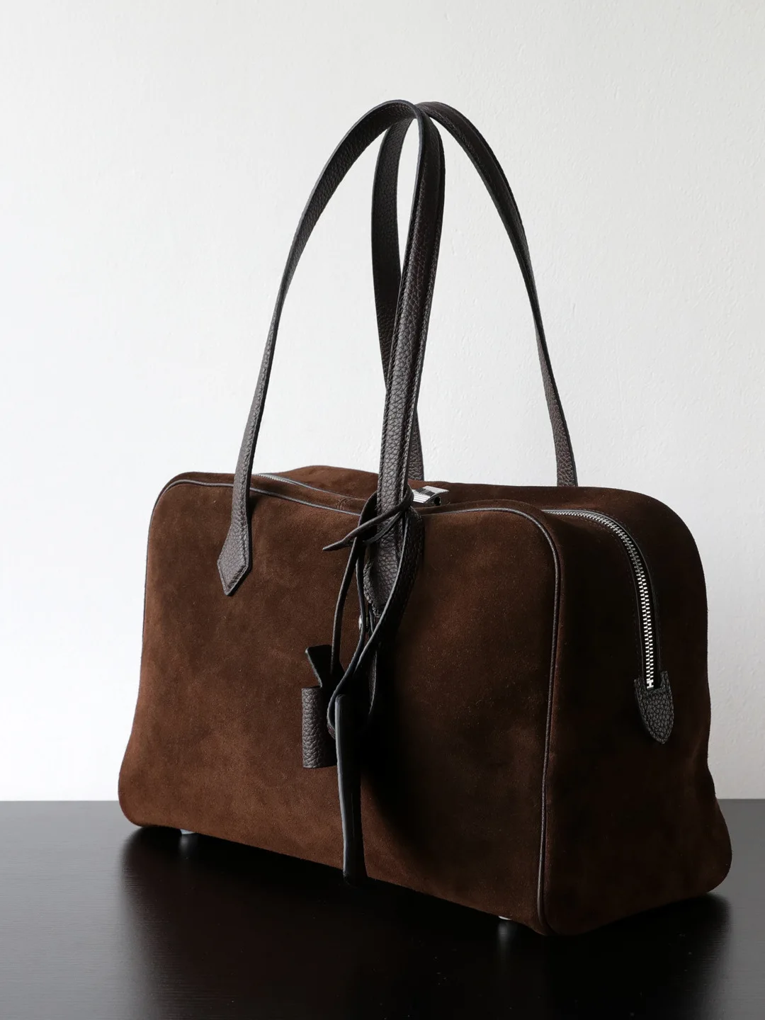 DUBLINERS Luxury Matte Leather Bag Velvet Surface Genuine Leather Boston Single oulder Women's Bag Faionable Casual Handbag
DUBLINERS Luxury Matte Leather Bag Velvet Surface Genuine Leather Boston Single oulder Women's Bag Faionable Casual Handbag