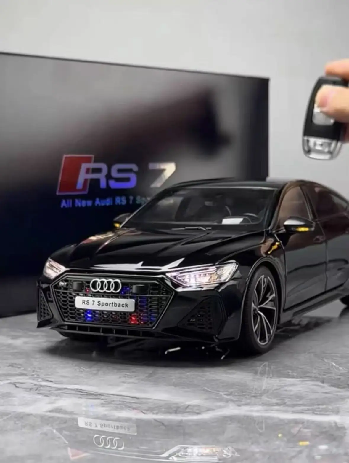 1/18 Audi RS7 alloy car model genuine car model boy simulation coupe toy car model ornament gift
1/18 Audi RS7 alloy car model genuine car model boy simulation coupe toy car model ornament gift